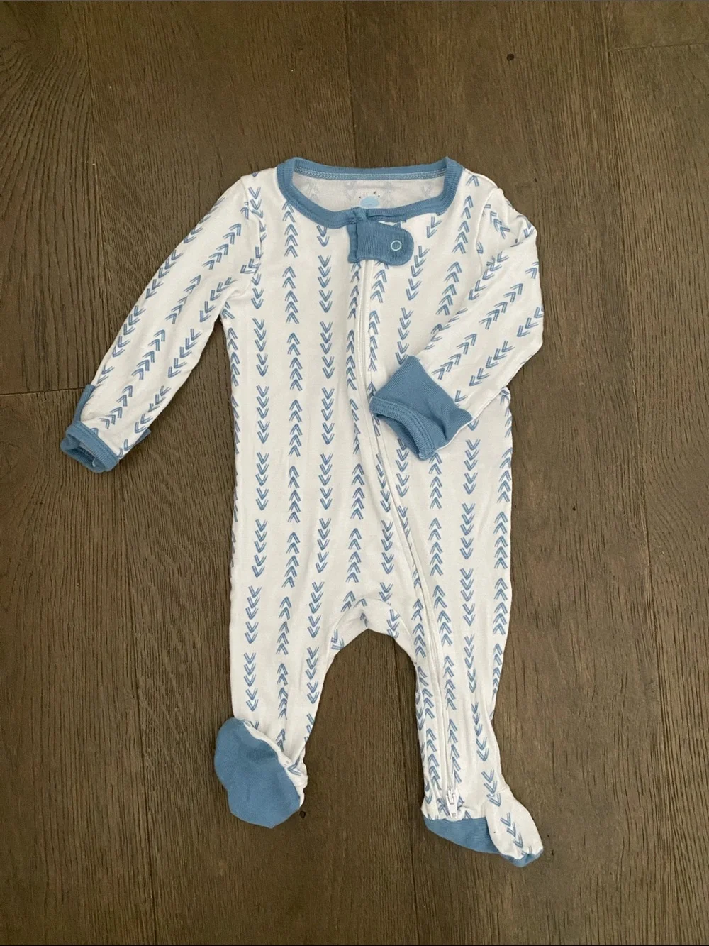 cloud island White Footed One-Piece with Light Blue Arrow Print